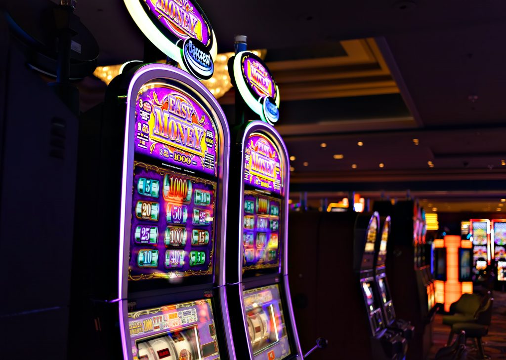 What are the different types of slot machines?